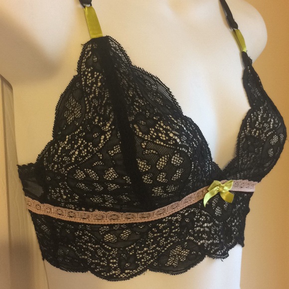 Cosmopolitan black lace bralette - Picture 1 of 7